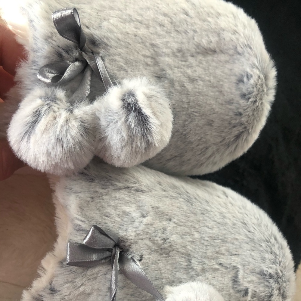 Slippers - Picture 3 of 4